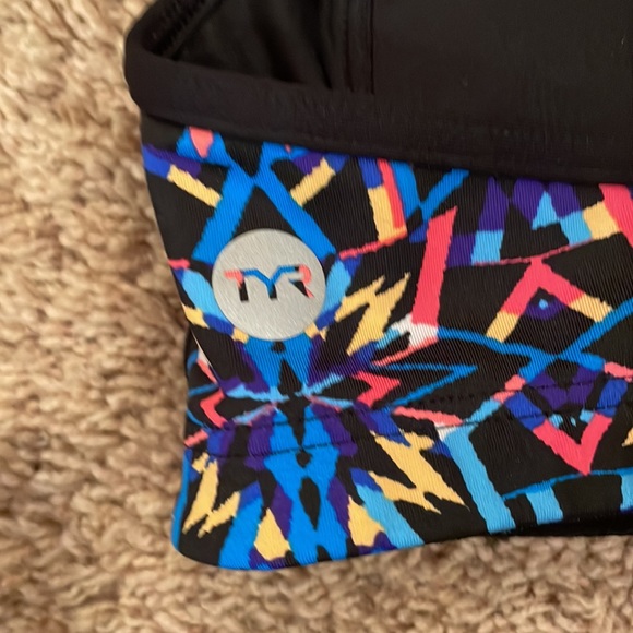 TYR Women’s Lily Bikini Swim Top Carnivale Multi-Colored Print Size 8 - Picture 6 of 10